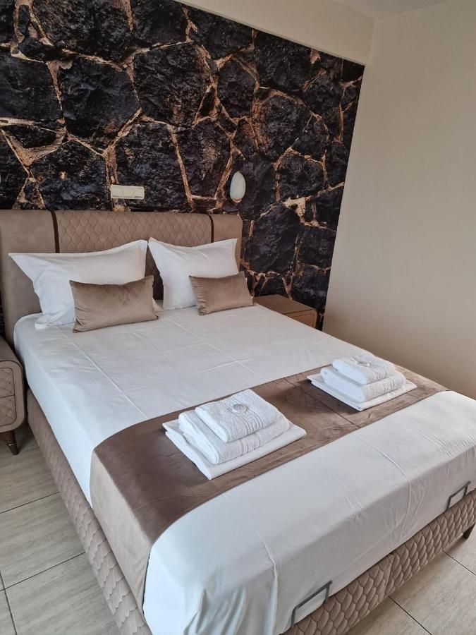 Pension Delfini Аспровалта Екстер'єр фото