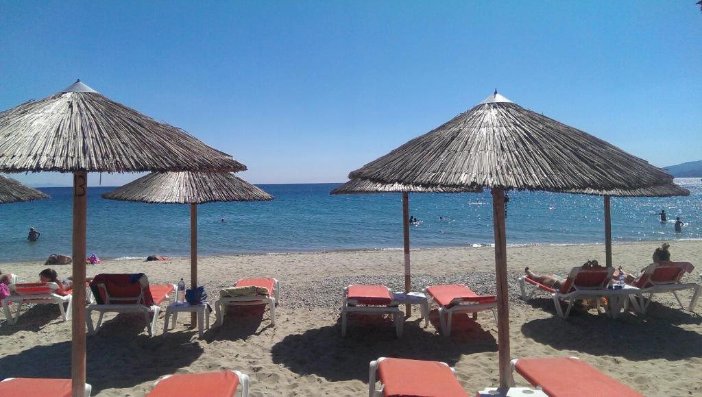 Pension Delfini Аспровалта Екстер'єр фото