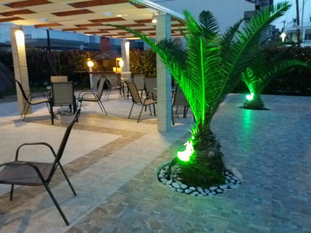 Pension Delfini Аспровалта Екстер'єр фото