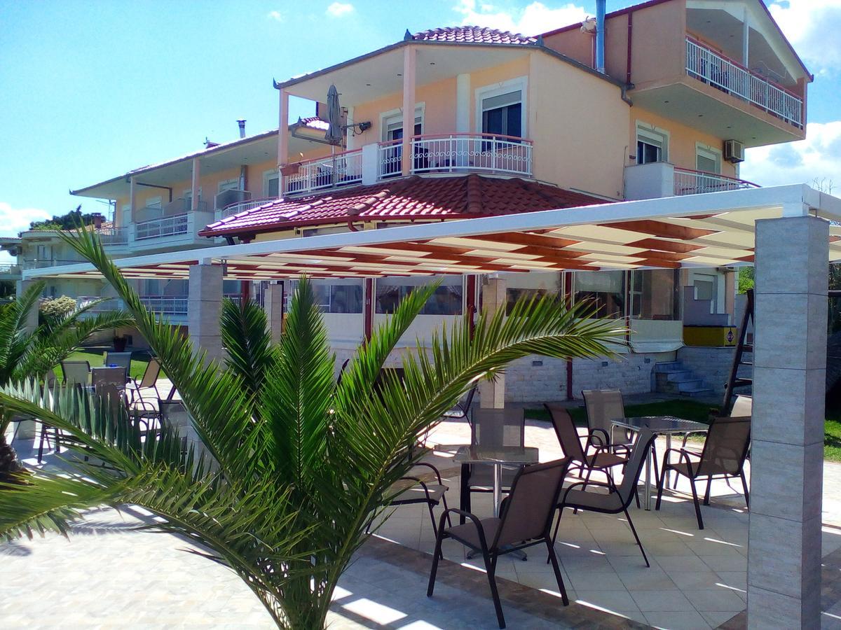 Pension Delfini Аспровалта Екстер'єр фото